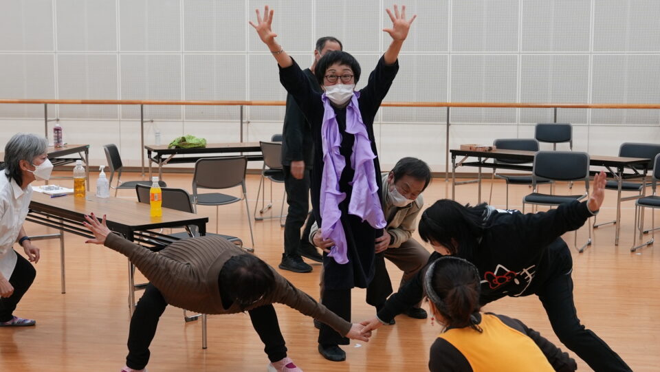 横須賀シニア劇団け「よっしゃ!!」稽古の様子